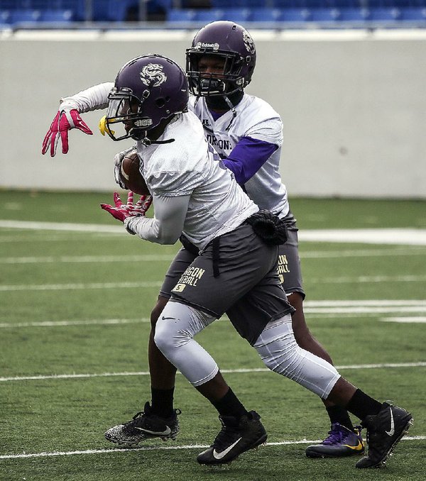 ARKANSAS HIGH SCHOOL FOOTBALL Junction City, Rivercrest no strangers