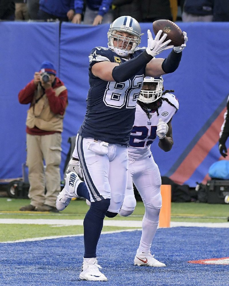 Dallas Cowboys tight end Jason Witten pulls in a 20-yard touchdown catch in the fourth quarter of the Cowboys’ 30-10 victory over the New York Giants on Sunday in East Rutherford, N.J.