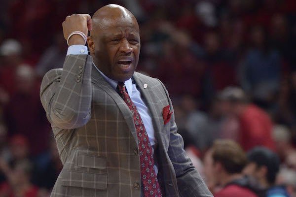 Arkansas coach Mike Anderson during the game against Minnesota Saturday, Dec. 9, 2017.