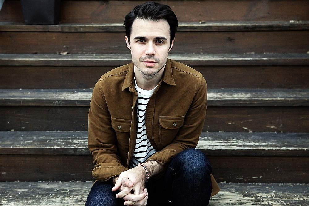 Idol winner Allen returns with Christmas concert | Northwest