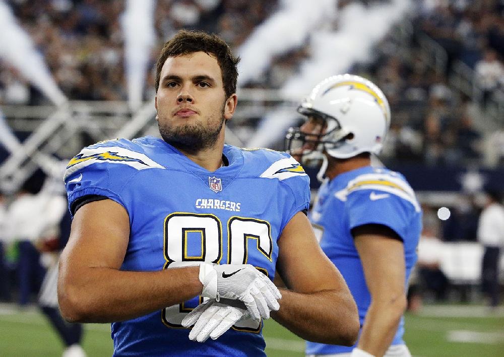 Former Razorback Hunter Henry suffers lacerated kidney; Chargers place TE  on injured reserve