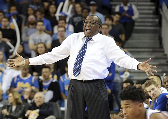 Cal State Bakersfield head coach Rod Barnes gestures in the second half of a first-round men's college basketball game against Oklahoma in the NCAA Tournament, Friday, March 18, 2016, in Oklahoma City. Oklahoma won 82-68. (AP Photo/Sue Ogrocki)