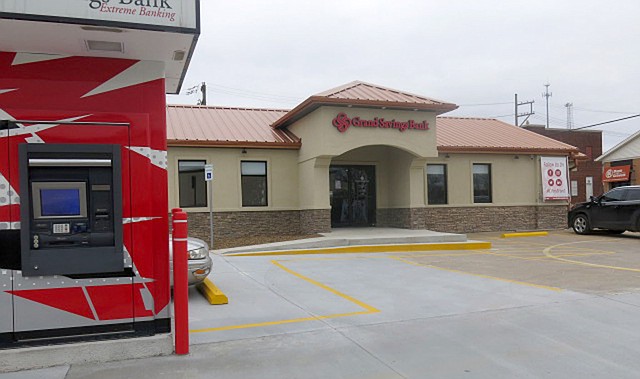 Westside Eagle Observer/SUSAN HOLLAND The new Grand Savings Bank branch at 198 Atlanta Street S.E. in Gravette opened on Nov. 13, 2017. The bank is open Monday through Thursday 8 a.m. to 4:30 p.m., Friday 9 a.m. to 5 p.m. and the drive-through only is open Saturday from 9 a.m. to noon. The ATM terminal in the foreground is available for use 24 hours a day.
