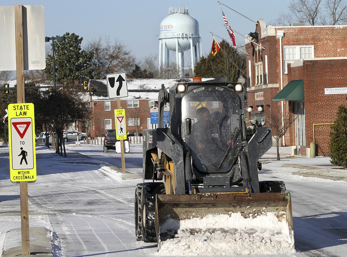 South awaits thaw from snowstorm, icy roads and numbing cold | The ...