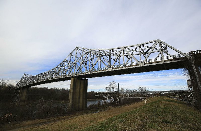 The old U.S. 79 bridge at Clarendon is no longer open to traffic and is scheduled to be torn down in the coming months, but a group fighting to save the bridge and turn it into a bike and pedestrian trail hasn’t given up.