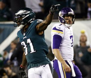 Foles, Eagles fly into Super Bowl, rout Vikings 38-7