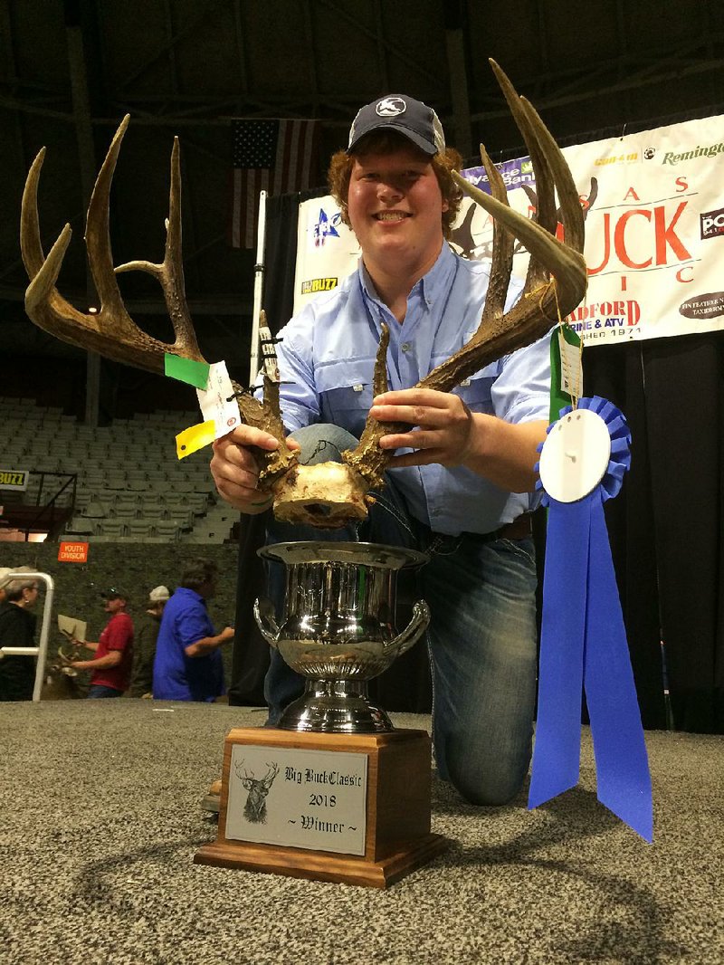 Hunter Davis of Wynne won the Arkansas Big Buck Classic with a typical rack that scored 172 0/8 Boone and Crockett on Sunday at Barton Coliseum.