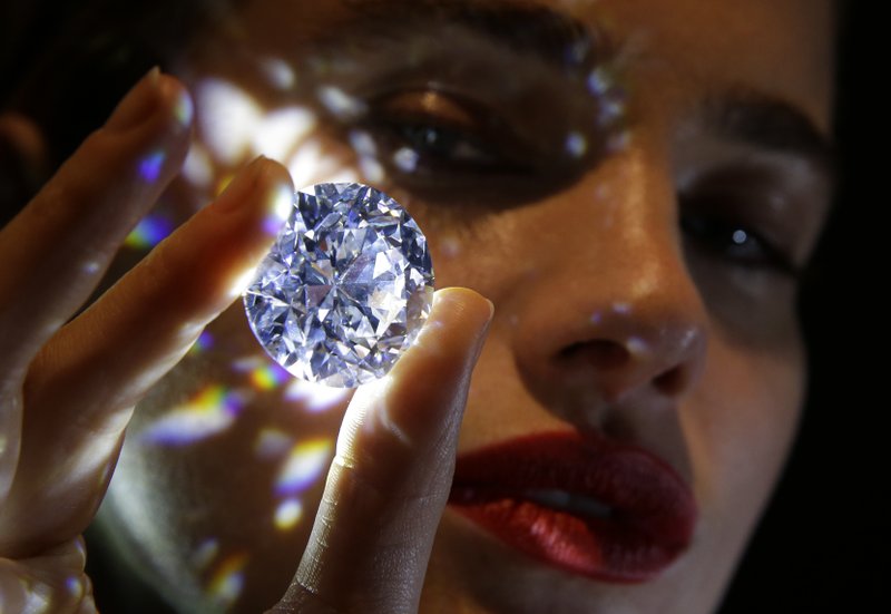 Largest diamond in sale the world 2018