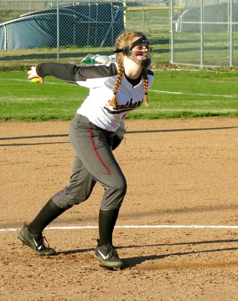 Westside Eagle Observer/RANDY MOLL Siloam Springs' pitcher Jessie Robinson throws a pitch during play on Thursday (March 1, 2018) at Gentry High School.