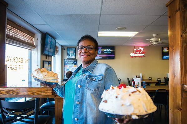 Backyard Barbeque and Ms. Glenda’s Pies featured tonight on AETN special