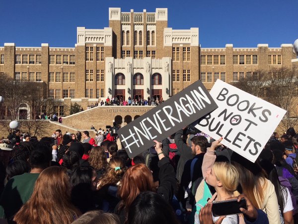 PHOTOS, VIDEOS: Hundreds of Little Rock students participate in walkout