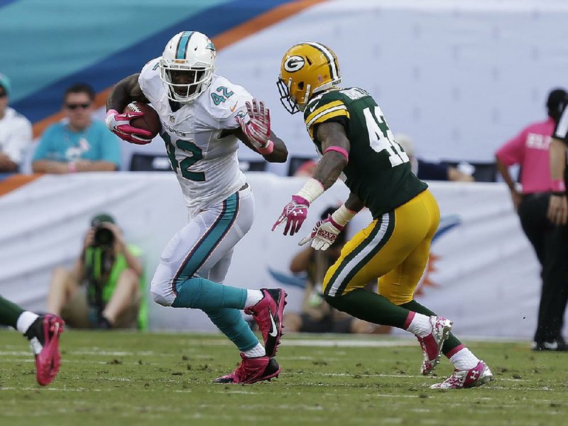 Safety Morgan Burnett (right), who has played all eight seasons of his career with the Green Bay Packers, signed a free-agent deal with the Pittsburgh Steelers on Tuesday. 
