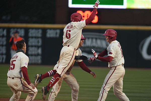 WholeHogSports - Hogs baseball team heads west for early test