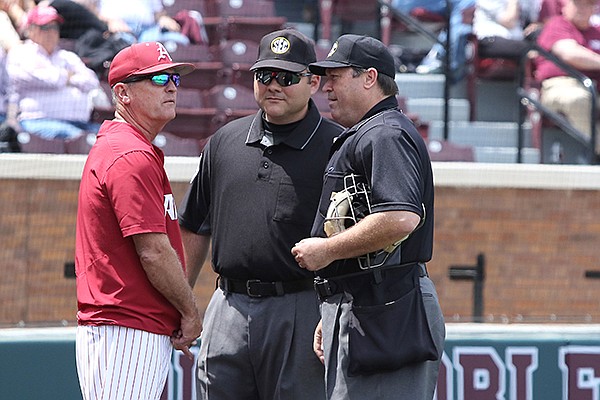 WholeHogSports - Fall ball report: Kjerstad gives Hogs new option