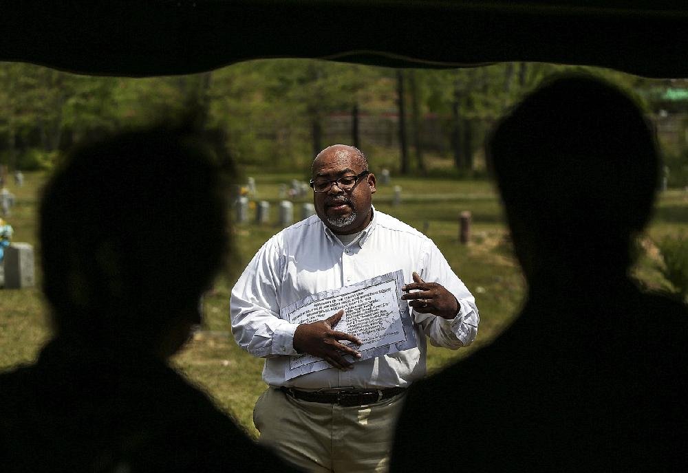 Marker placed to honor 21 boys who died in 1959 fire at Arkansas lockup; racism killed them