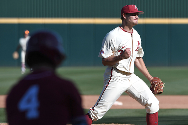 WholeHogSports - Fall ball report: Kjerstad gives Hogs new option