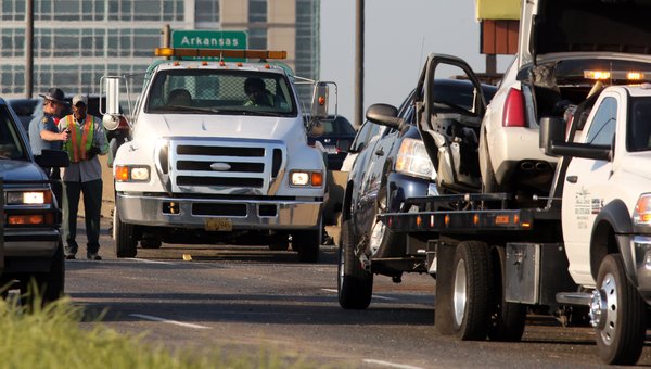 Police: 1 killed, at least 4 hurt in multi-vehicle crash on I-30 at ...