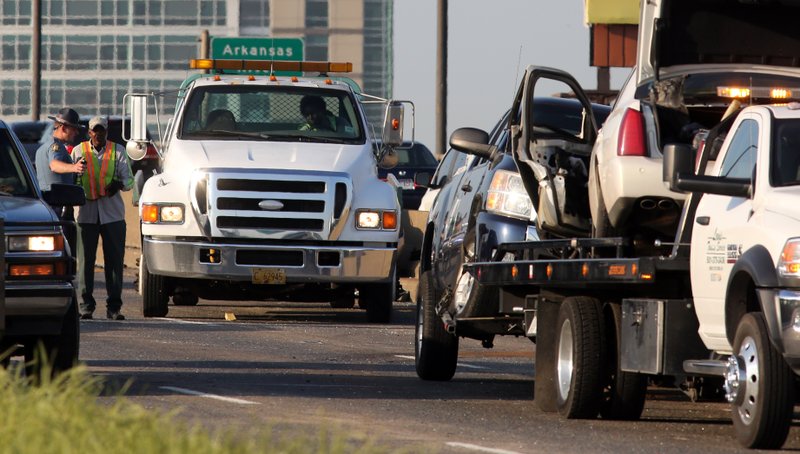 Police: 1 killed, at least 4 hurt in multi-vehicle crash on I-30 at ...