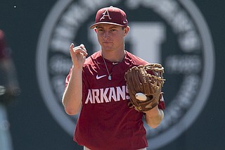 Biggers OK with bad finger | Northwest Arkansas Democrat-Gazette