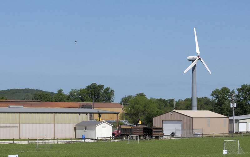 Arkansas turbine serves as remnant of the state's wind power