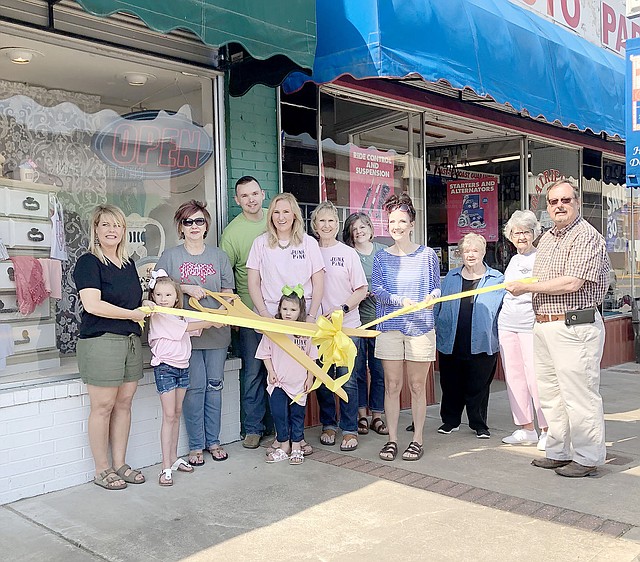 COURTESY PHOTO Prairie Grove Area Chamber of Commerce recently sponsored a ribbon cutting for Junk Pink, a new store with boutique clothing, homegoods and gifts. Junk Pink is located at 121 E. Buchanan St., and is owned by Kyle and Sarah Stokes.