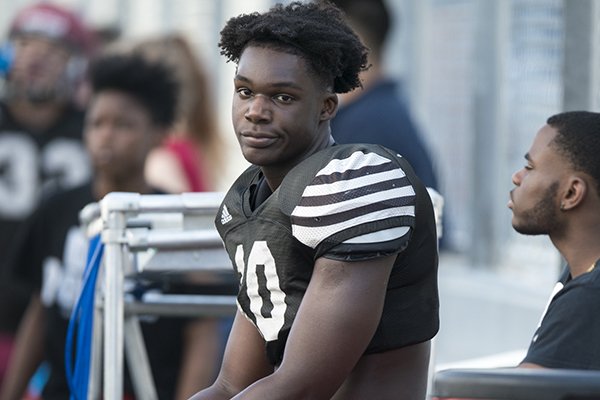 Wholehogsports Under The Radar Springdale S E Kyious Chops