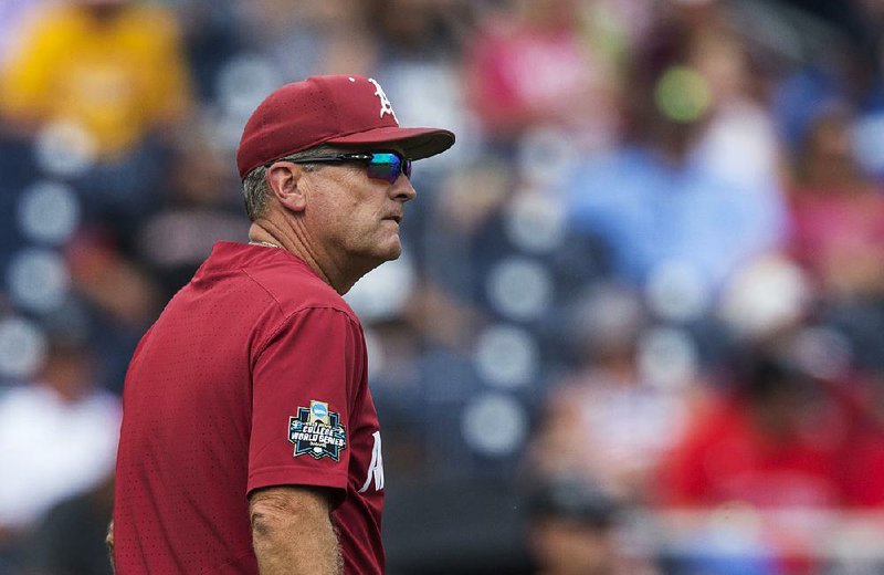 NWA Democrat-Gazette/BEN GOFF @NWABENGOFF
Dave Van Horn, Arkansas head coach, visits the mound in the 5th inning vs Texas Tech Wednesday, June 20, 2018 in game eight of the NCAA Men's College World Series between at TD Ameritrade Park in Omaha. 