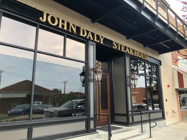 john-daly-s-steakhouse-in-central-arkansas-closed-as-firm-faced-at-least-2-lawsuits-filings-show