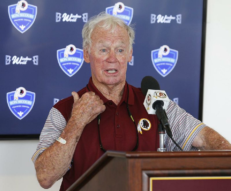 Bobby Beathard speaks at a news conference at the Redskins NFL football training camp in Richmond, Va., in this 2016 file photo.