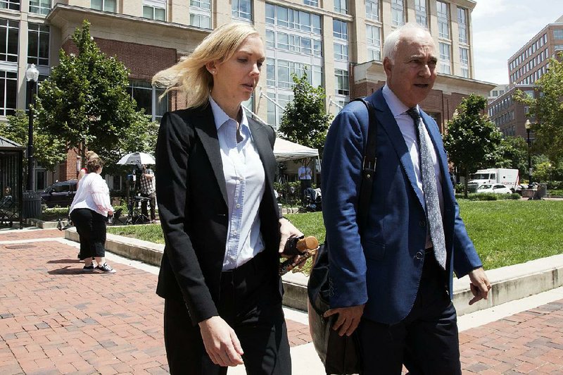 Bookkeeper Heather Washkuhn described in court Thursday how Paul Manafort’s firm took in millions of dollars a year before its revenue cratered in 2015.
