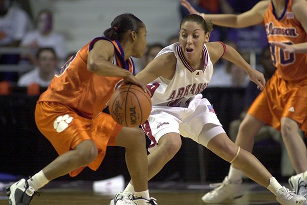 Former Arkansas Star Lewis Remembered For Tenacity Grit