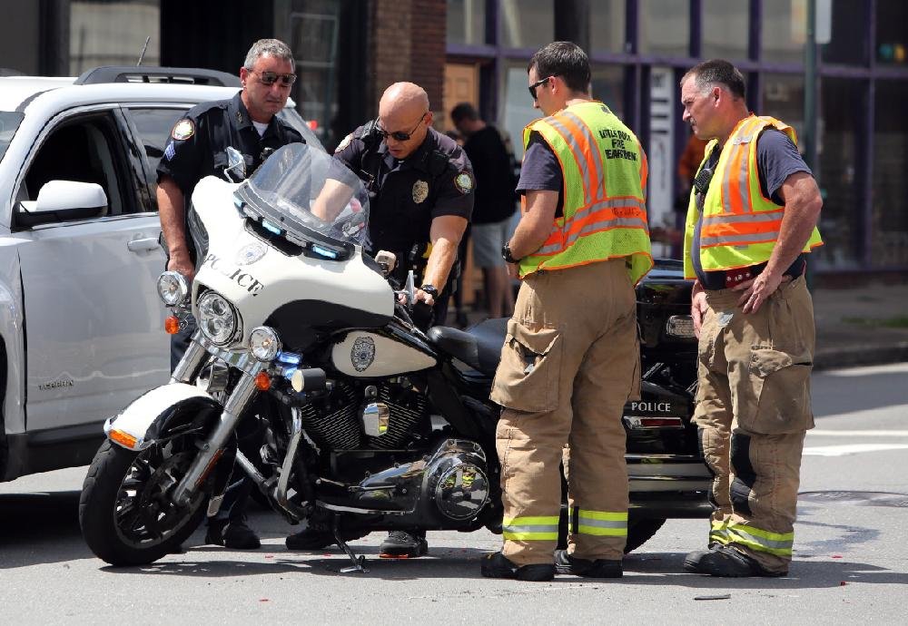 Little Rock motorcycle officers involved in crash