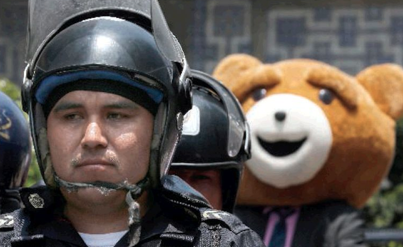 James Marvin gets a police escort into the Westfield Culver City mall for a sold-out event in 2011 at the height of his fame as Charmin’s Leonard the Bear.