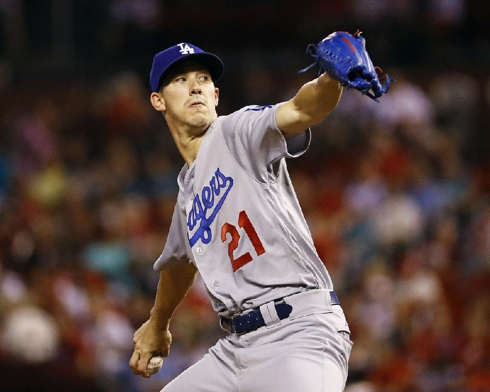 Rookie pitcher shines; Dodgers top Cardinals