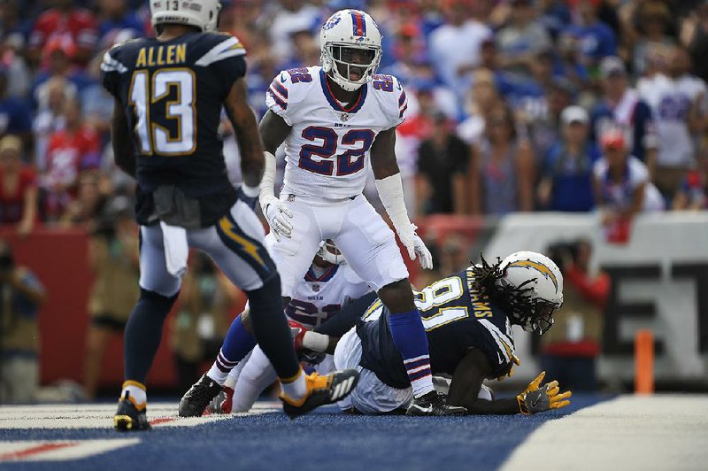 Buffalo Bills cornerback Vontae Davis (22) told his coaches he was retiring during halftime of Sunday’s 28-6 loss to the Los Angeles Chargers.