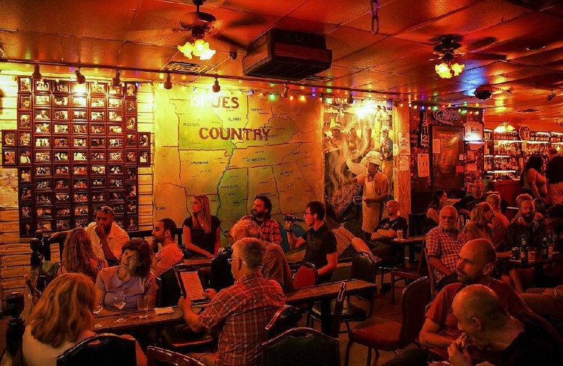 People from all over the world gather at Kingston Mines, a blues club that dates to 1968. The club tries to re-create the vibe of “blues country” in Chicago’s Lincoln Park neighborhood. 