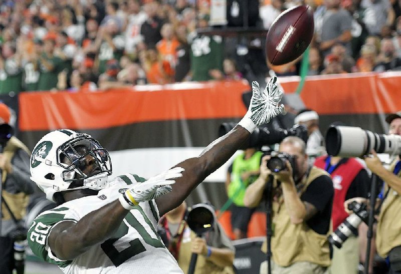 New York Jets running back Isaiah Crowell’s celebration of his second touch-down in Thursday’s loss to Cleveland rubbed some people the wrong way, including some Browns. 
