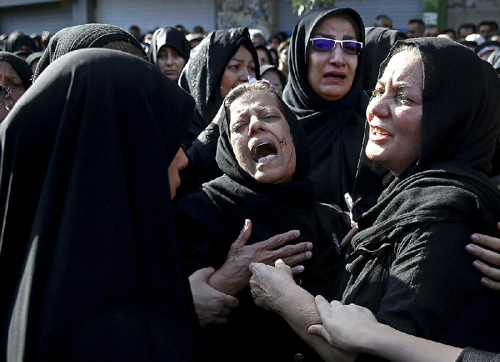 Iranian revenge vowed at mass funeral