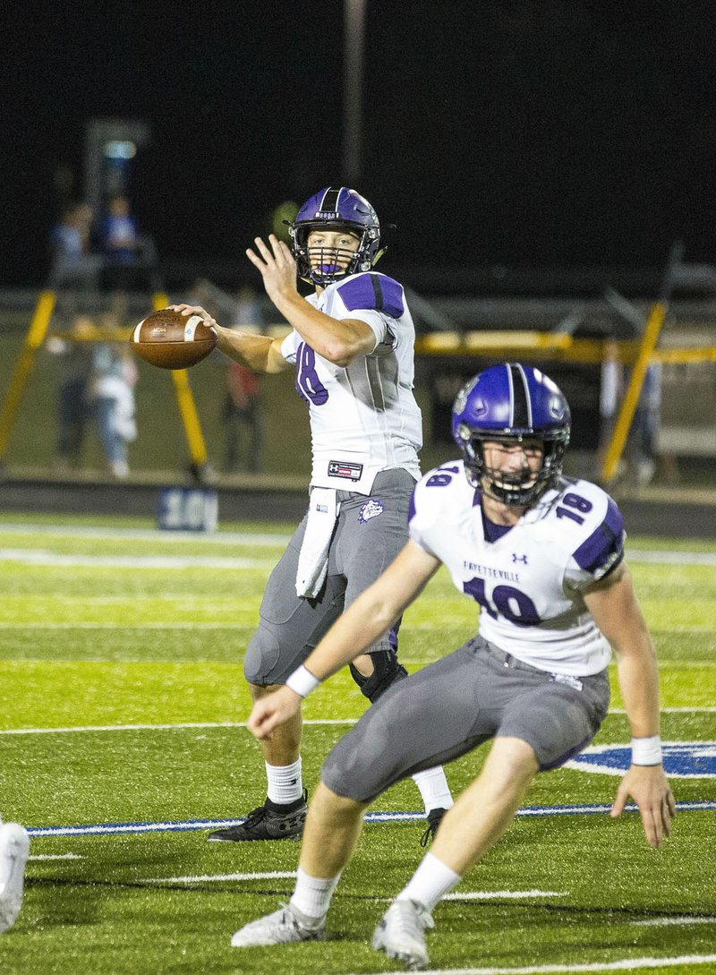 Hank Gibbs of Fayetteville sits back in the pocket against Rogers at Whitney Smith Stadium, Rogers, AR on Friday, September 28, 2018, Photos by David Beach ( Fayetteville at Rogers High School, 7A Football)