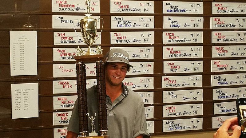 Hunter Richardson won the Arkansas Open when he finished with a 8-under-par 134 in his professional debut.
