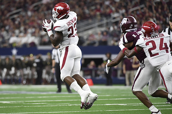 WholeHogSports - LBs bring top effort for Hogs