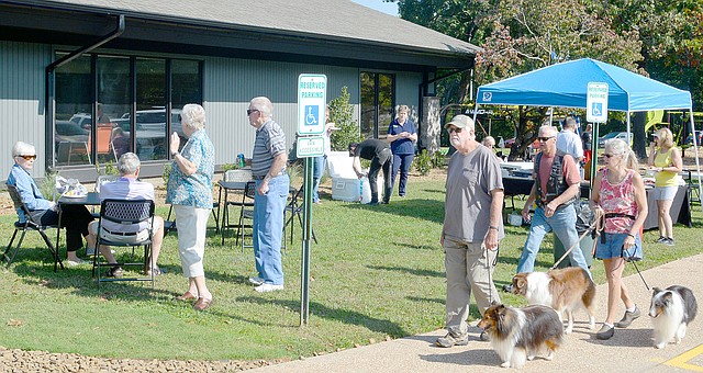 Keith Bryant/The Weekly Vista New features were on display and a free breakfast was available during the grand opening at Branchwood Recreation Center last Saturday, Sept. 29.