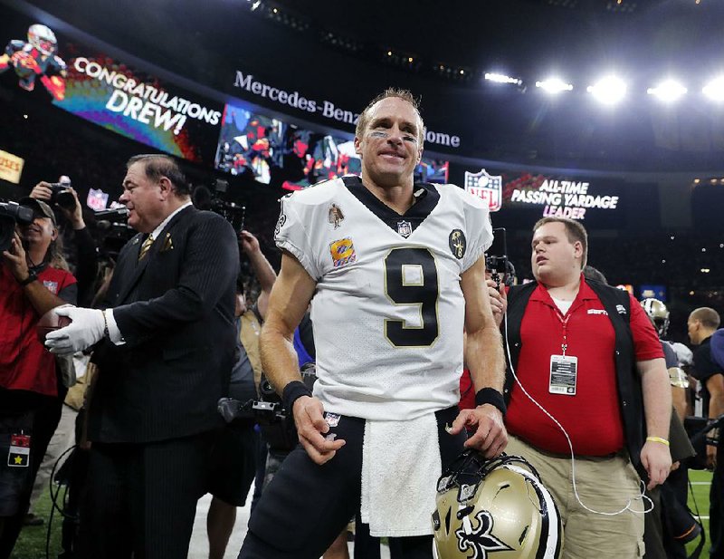 Drew Brees breaks Peyton Manning's career touchdown mark 