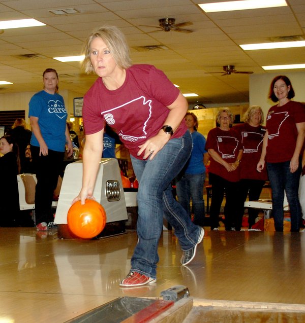 Bowling for the kid's sake | Siloam Springs Herald-Leader