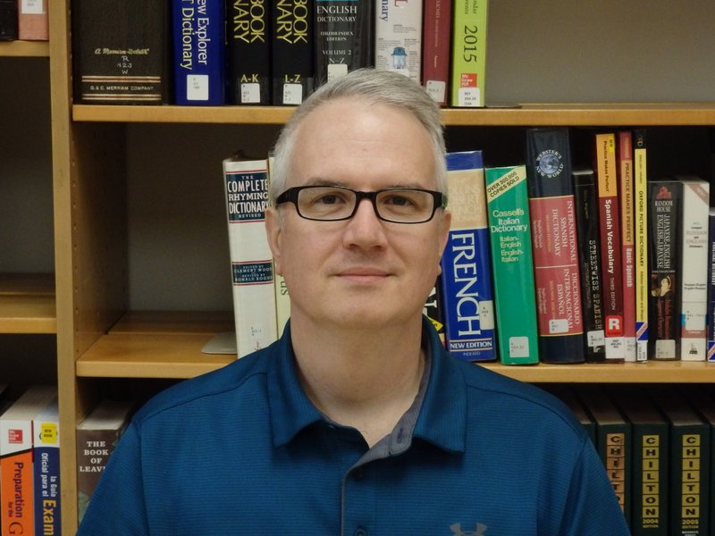 Barton Library???s new director brings new ideas to familiar place El