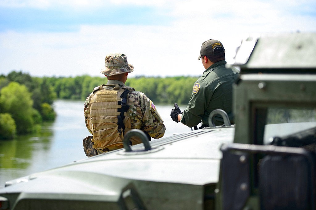 US troops deployed at the border limited in what they can do ...