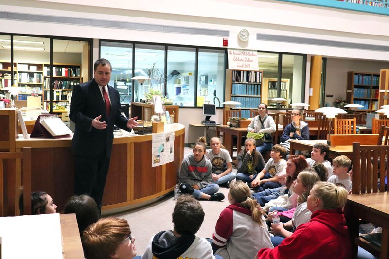 Photo Submitted Secretary of State John Ashcroft is shown speaking with White Rock eighth-grade students while at the State Archives tour.