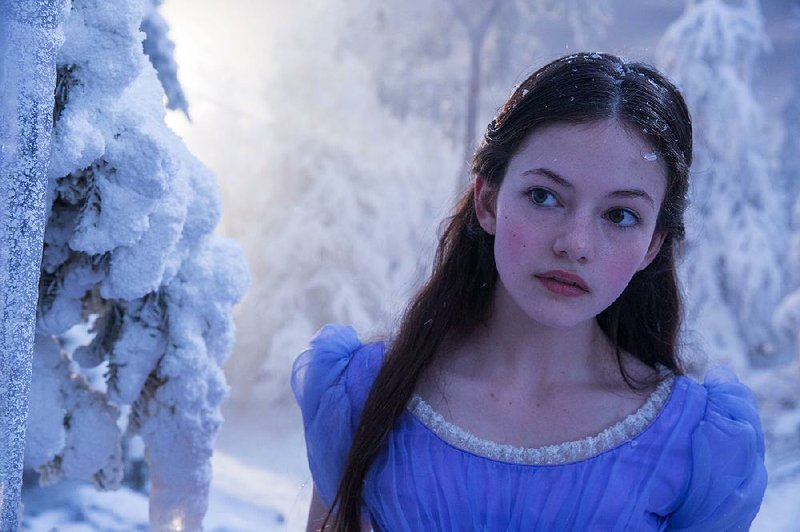 Clara (Mackenzie Foy) is a young science enthusiast who gets drawn into a chaotic, fantasy world where she must restore order in Disney’s The Nutcracker and the Four Realms.
