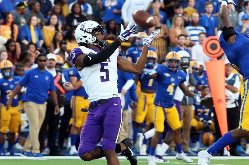 Senior Jakari Dillard appeared to catch a pass from Luke Hales deep in McNeese State territory last week, but the call was reversed and UCA turned the ball over on downs late in the game as the Cowboys held on for a 23-21 victory. The Bears must put that behind them today as they take on Lamar, which leads the Southland Conference with 262.9 rushing yards per game and has a three-game winning streak. 