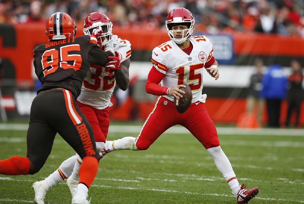 Chiefs down Browns 37-21